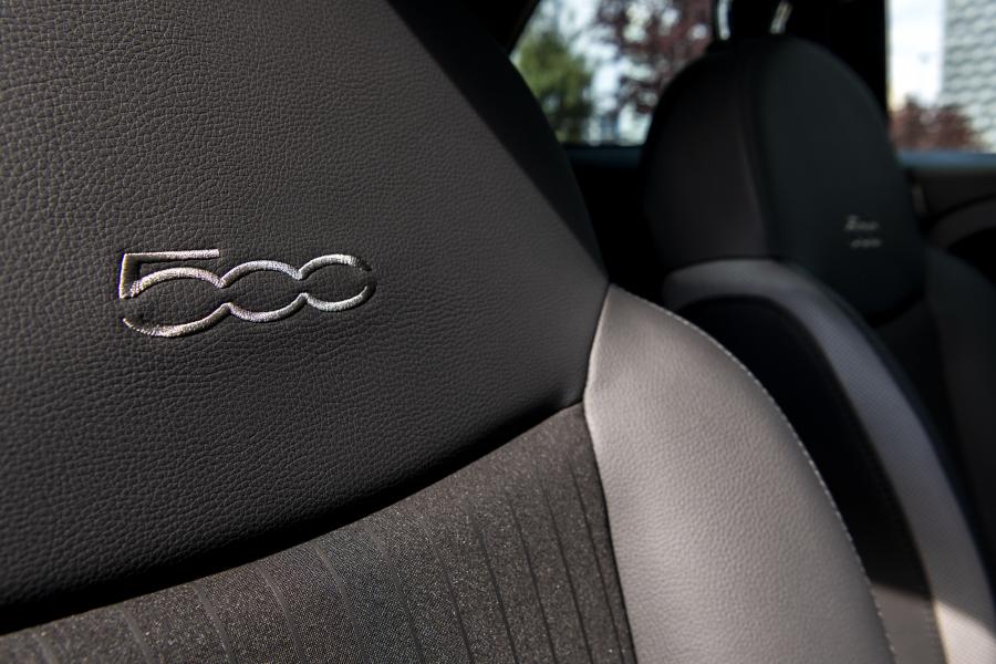 Детали интерьера Fiat 500 Rockstar (312) 2019 года  (фото 13 из 26)